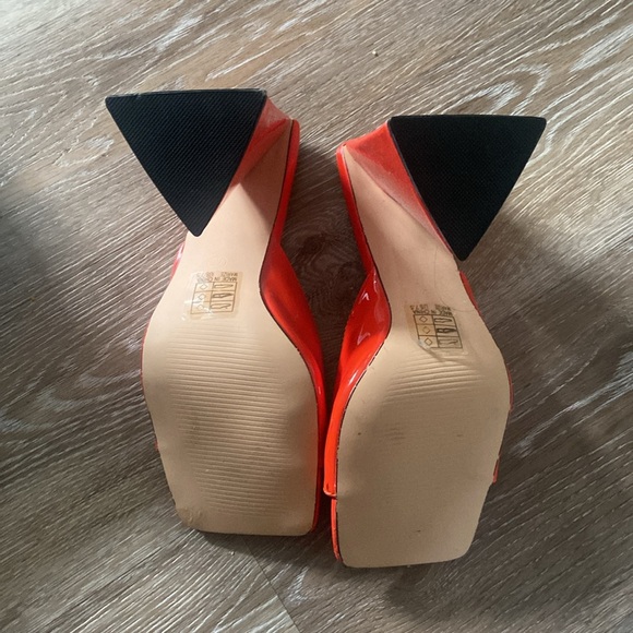 So Me Women's Red Block Heel Mules - Picture 5 of 5